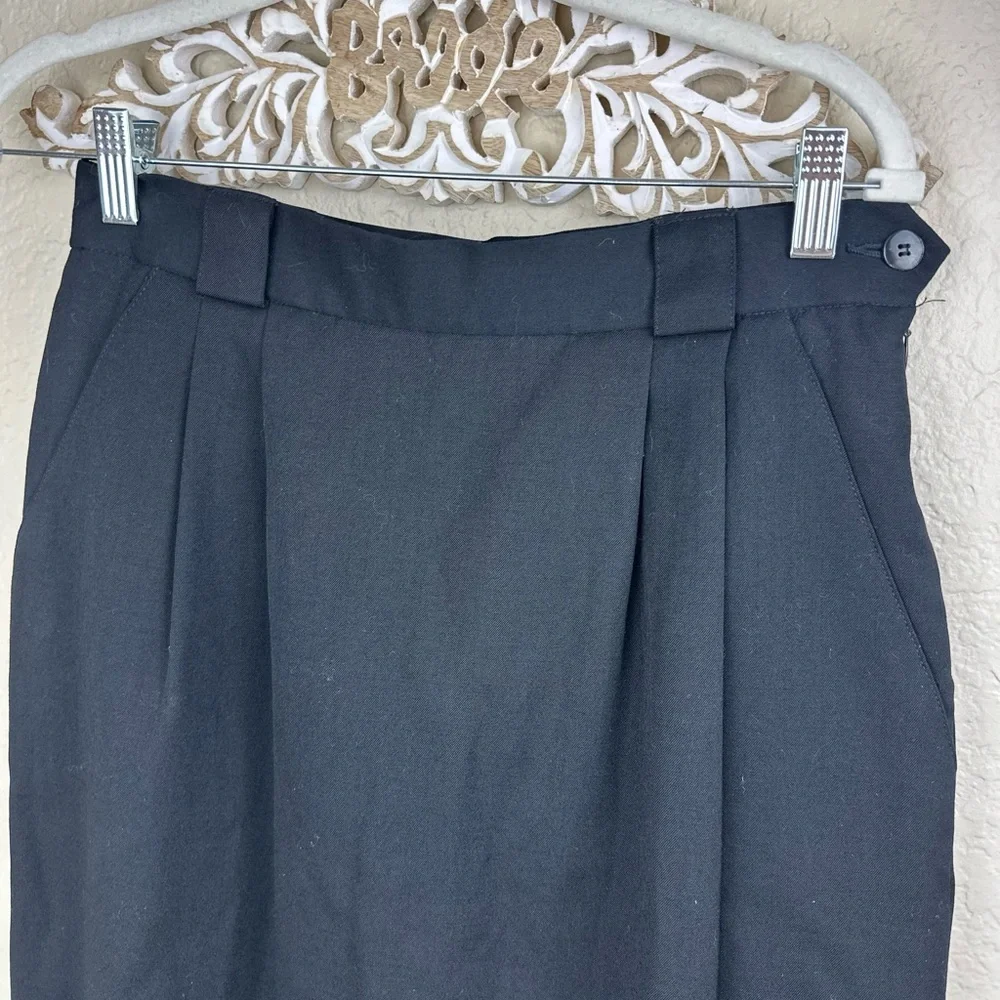 Liz Claiborne vintage black wool Aline‎ midi skirt side zipper lined, pocket